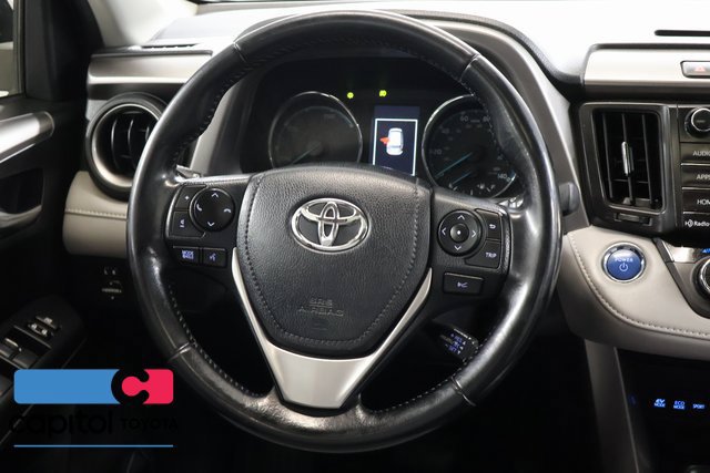 Used 2018 Toyota RAV4 XLE AWD/4WD image 29