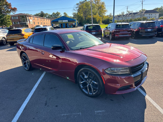 Used 2021 Dodge Charger SXT w/ Blacktop Package RWD image 5