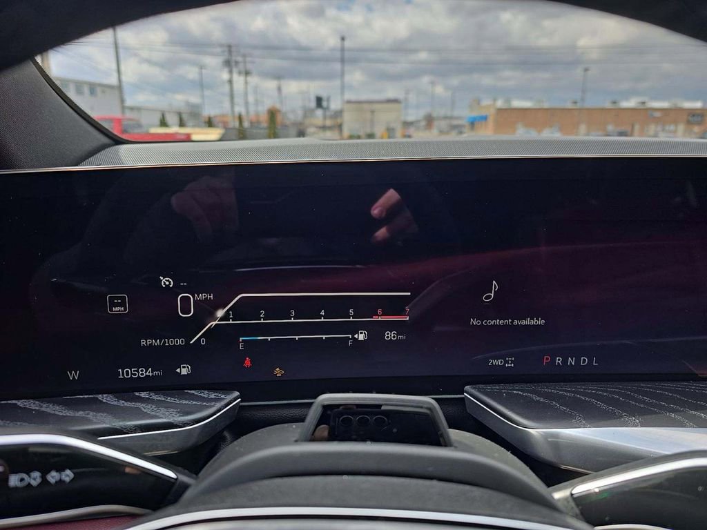 Used 2026 Cadillac Escalade Luxury image 4