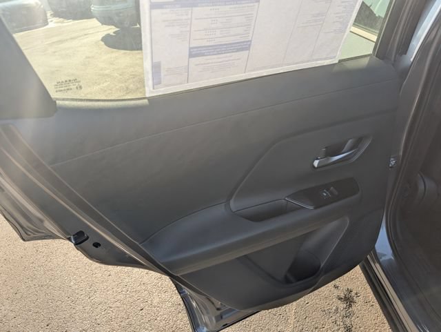 New 2026 Nissan Kicks SR w/ Cold Weather Package FWD image 11