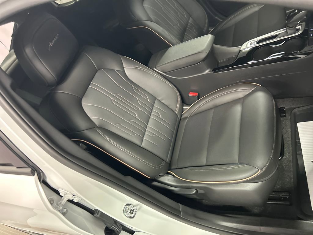 New 2026 Buick Envista Avenir image 23