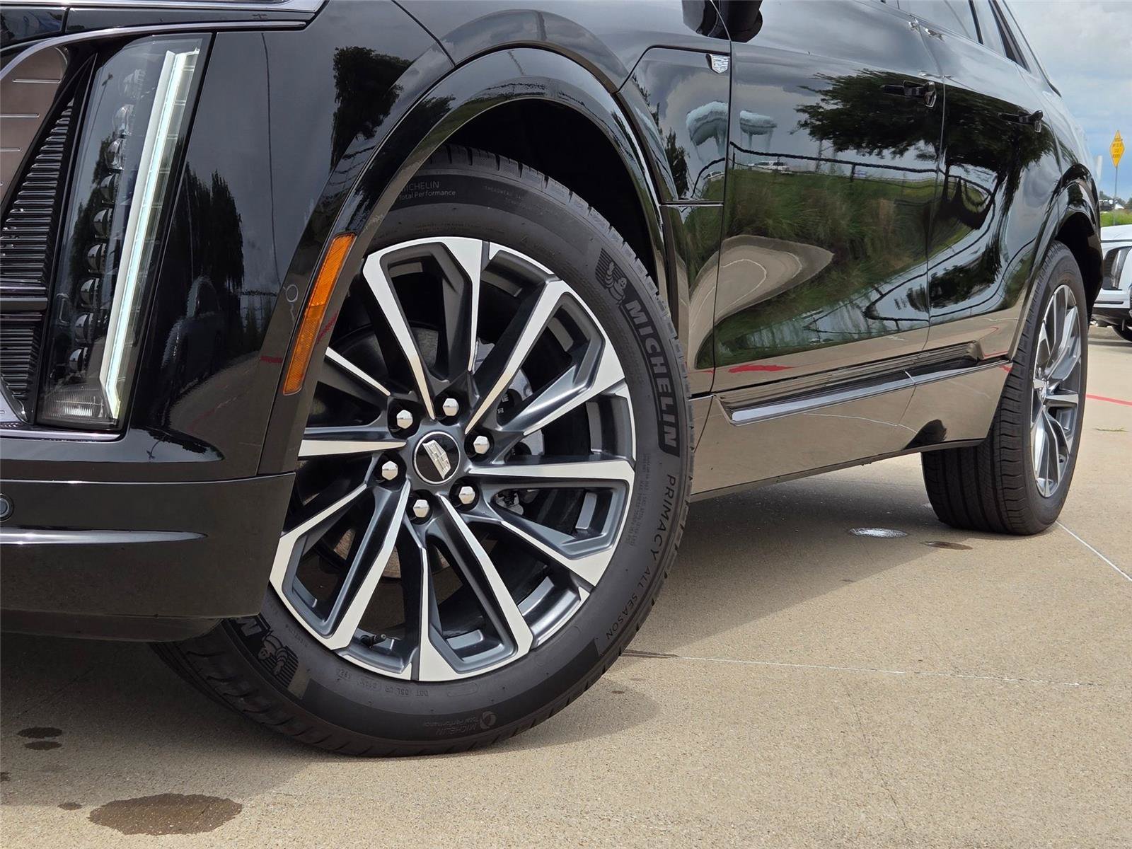 New 2026 Cadillac Lyriq Premium Sport w/ LPO, Floor Liner Package AWD/4WD image 8