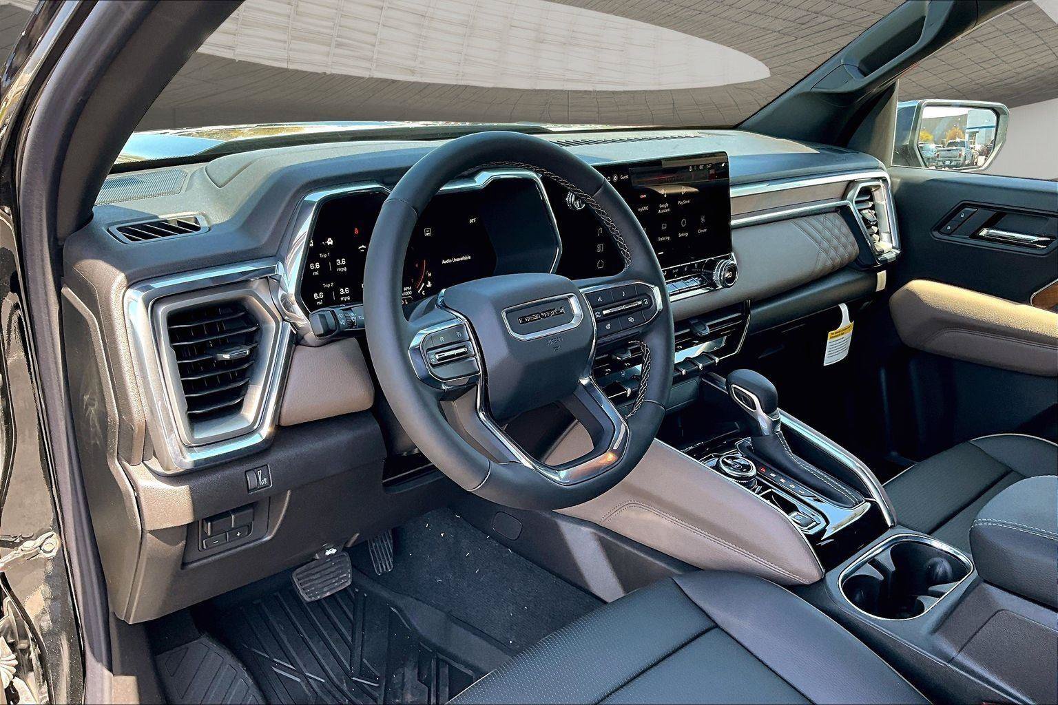 New 2026 GMC Canyon Denali w/ LPO, Denali Black Edition AWD/4WD image 8