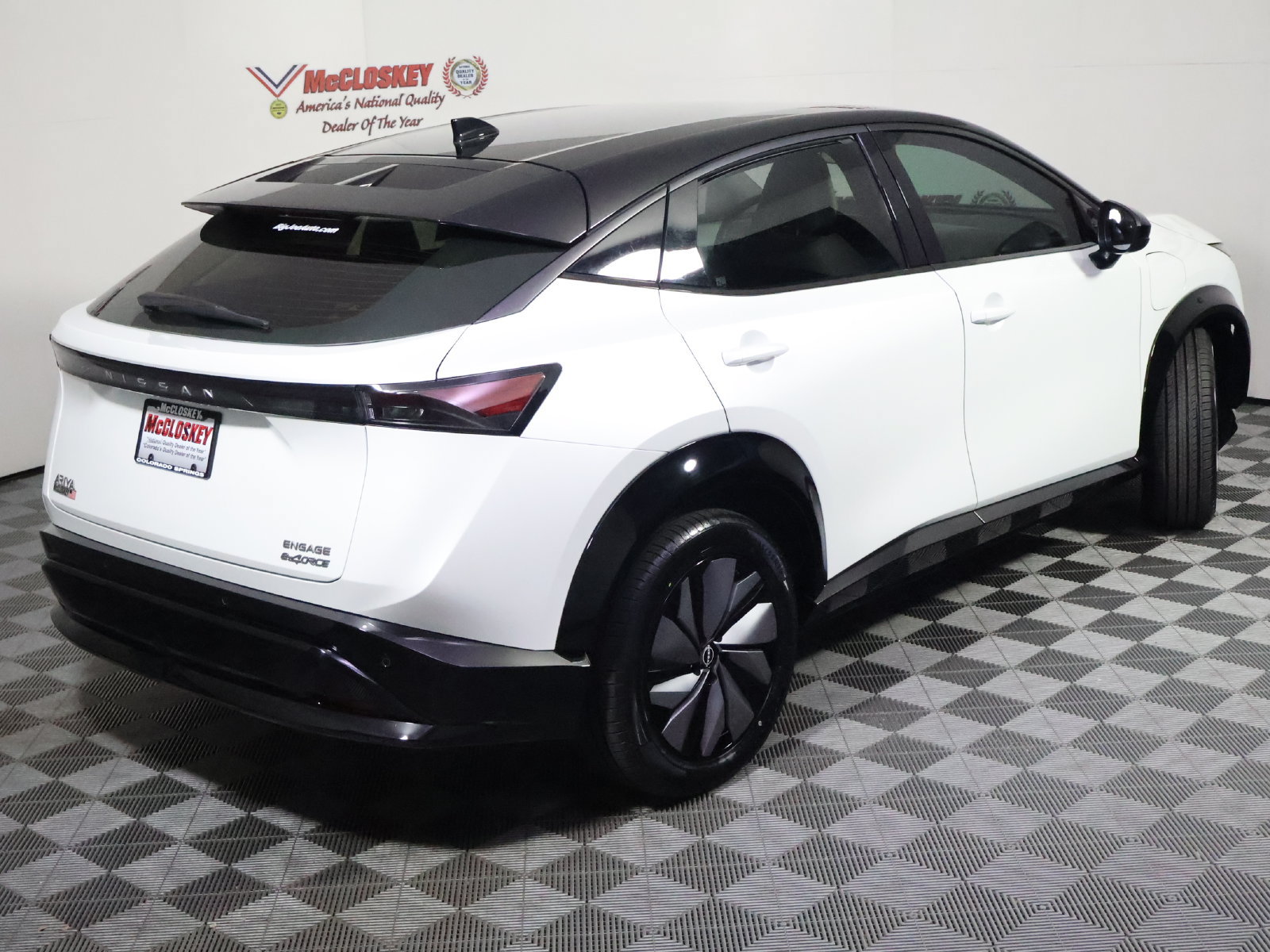 Used 2023 Nissan Ariya AWD image 4