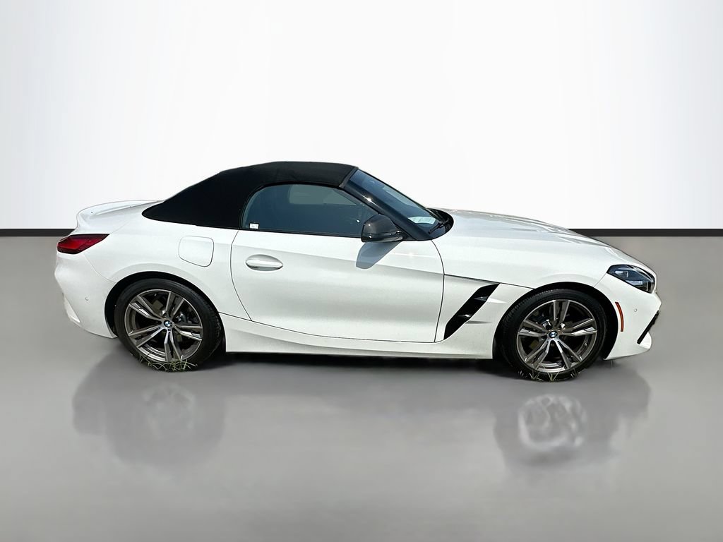 Used 2021 BMW Z4 sDrive30i w/ M Sport Package RWD image 4