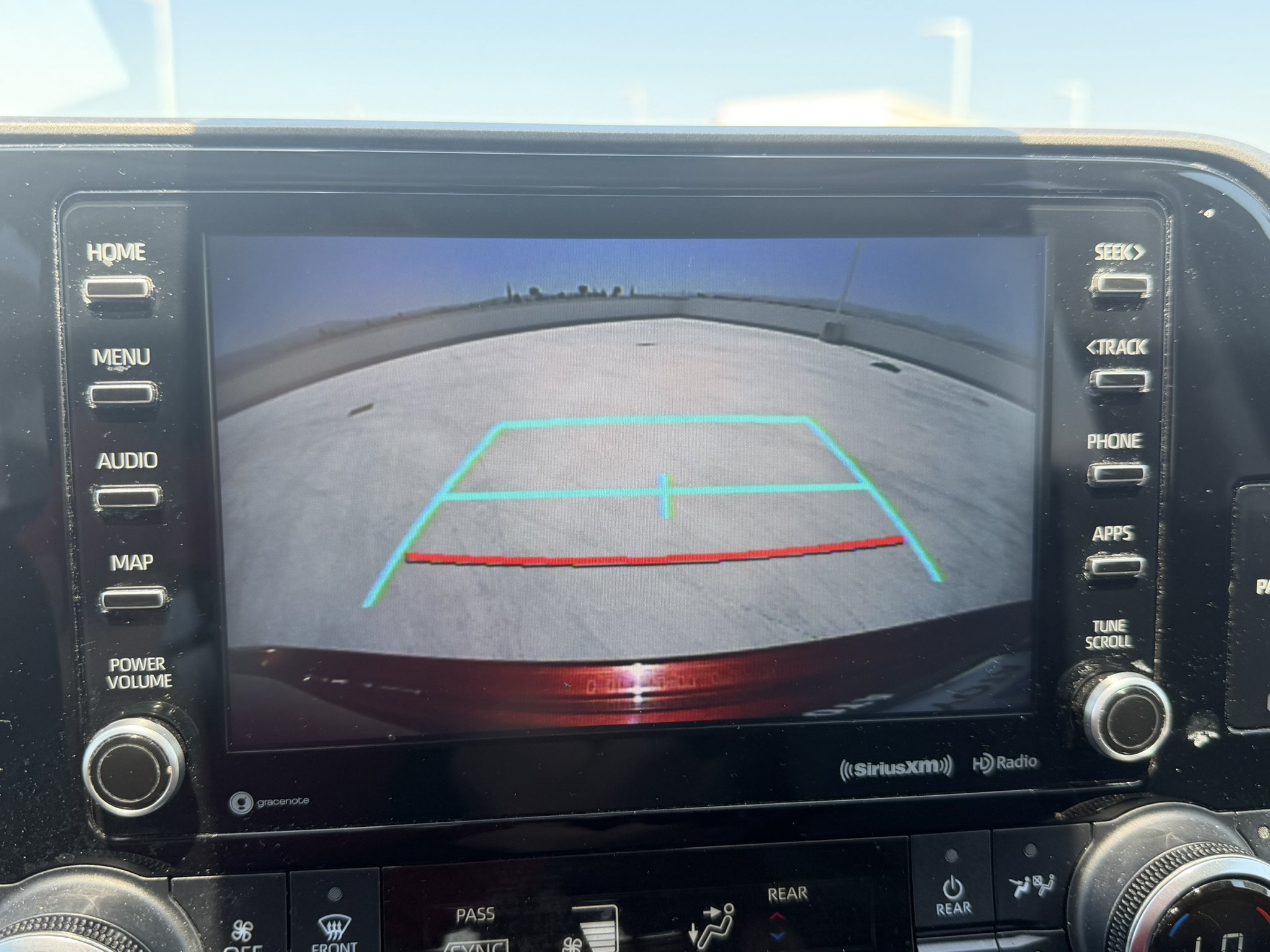 Used 2022 Toyota Highlander XLE FWD image 30