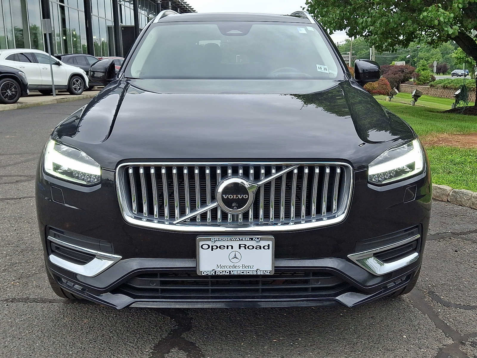 Used 2024 Volvo XC90 B6 Ultimate w/ Protection Package Premier AWD/4WD image 2