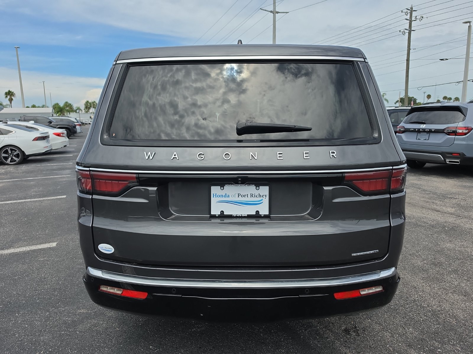 Used 2024 Jeep Wagoneer Series II w/ Flexible Seating Group RWD image 4