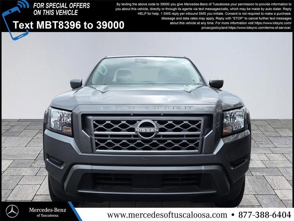 Used 2024 Nissan Frontier SV image 2