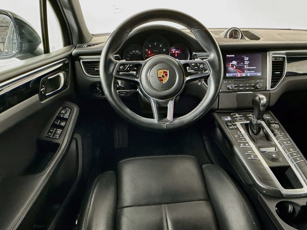 Used 2018 Porsche Macan AWD/4WD image 11