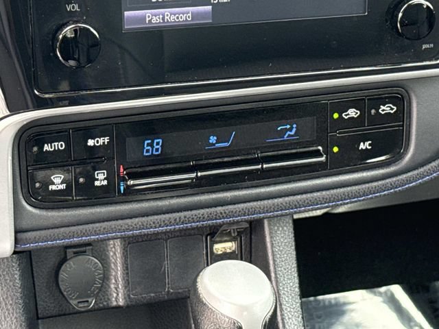 Used 2018 Toyota Corolla SE w/ Carpet Mat Package (TMS) FWD image 19