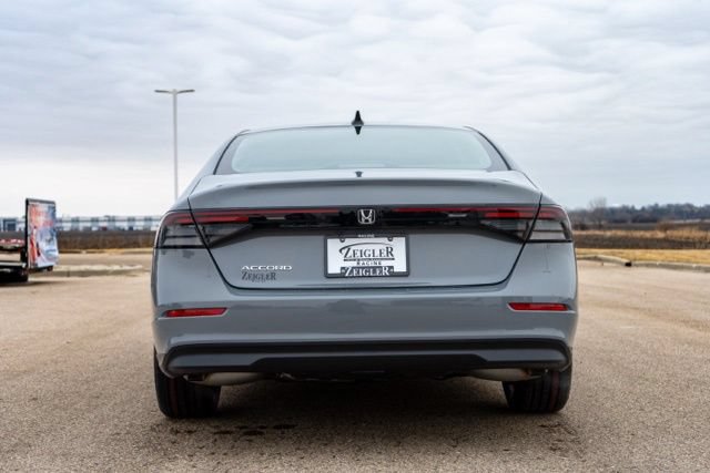 Used 2025 Honda Accord SE image 6