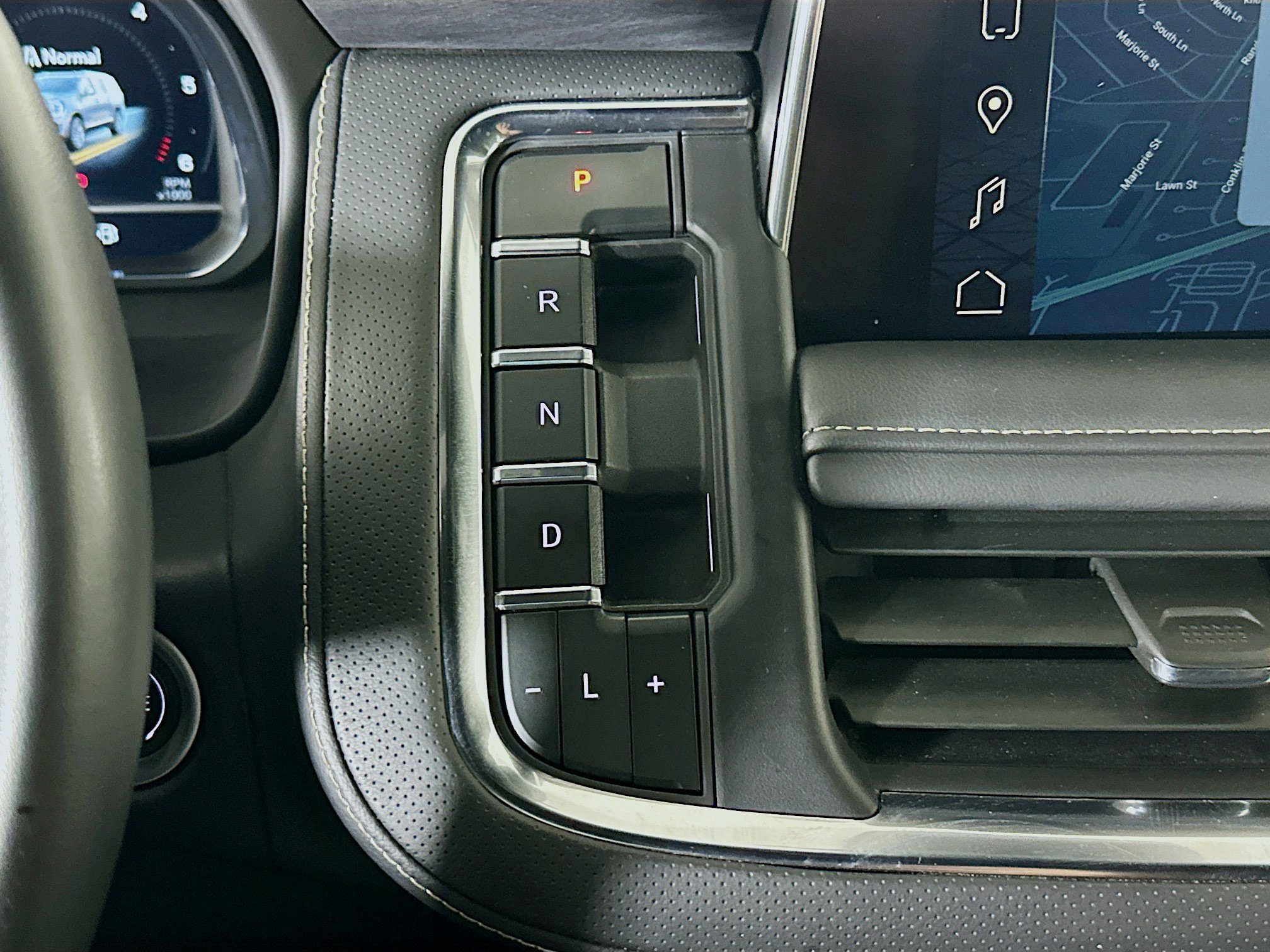 Used 2024 GMC Yukon SLT image 25