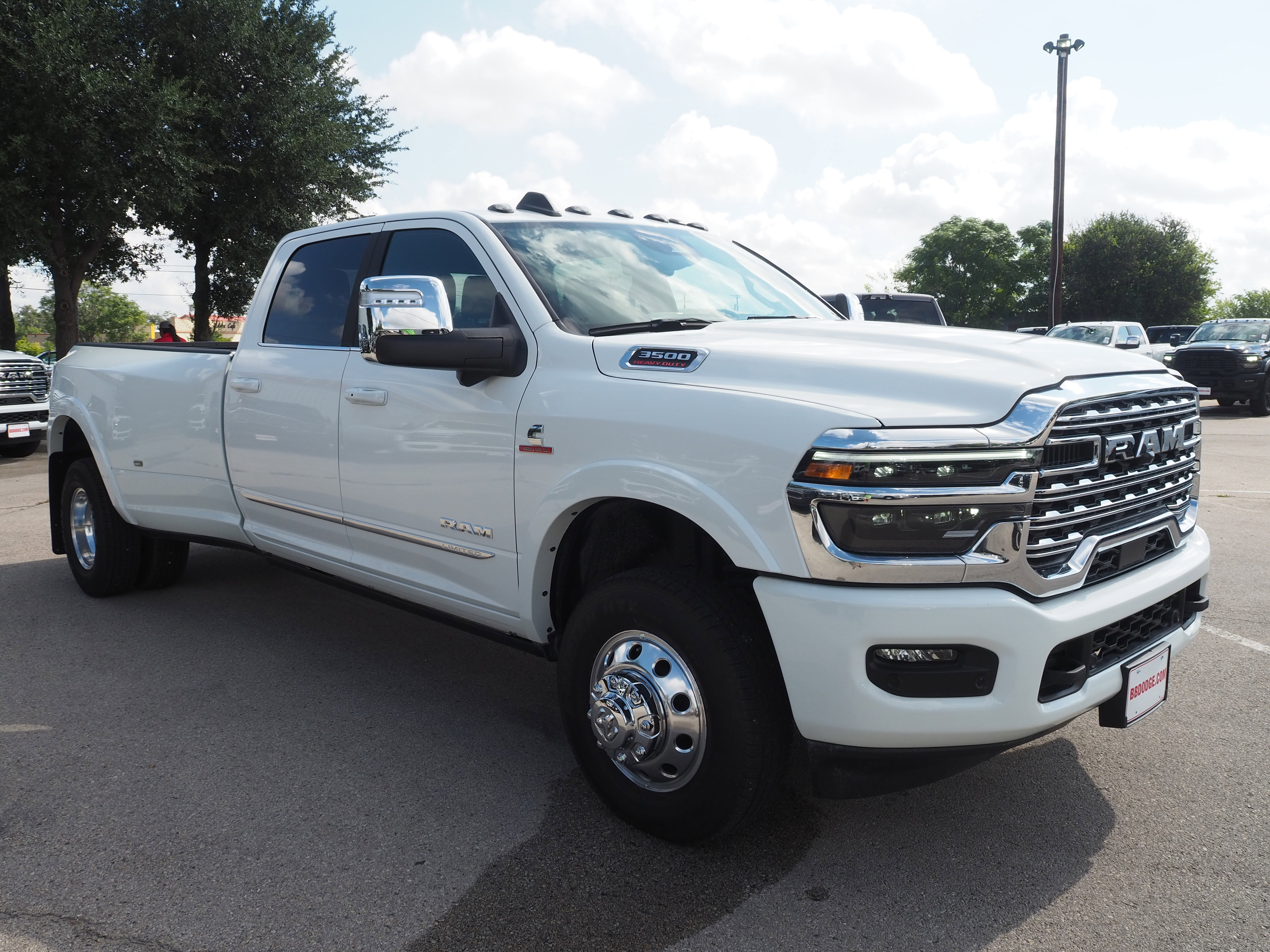 New 2025 RAM 3500 Limited image 4