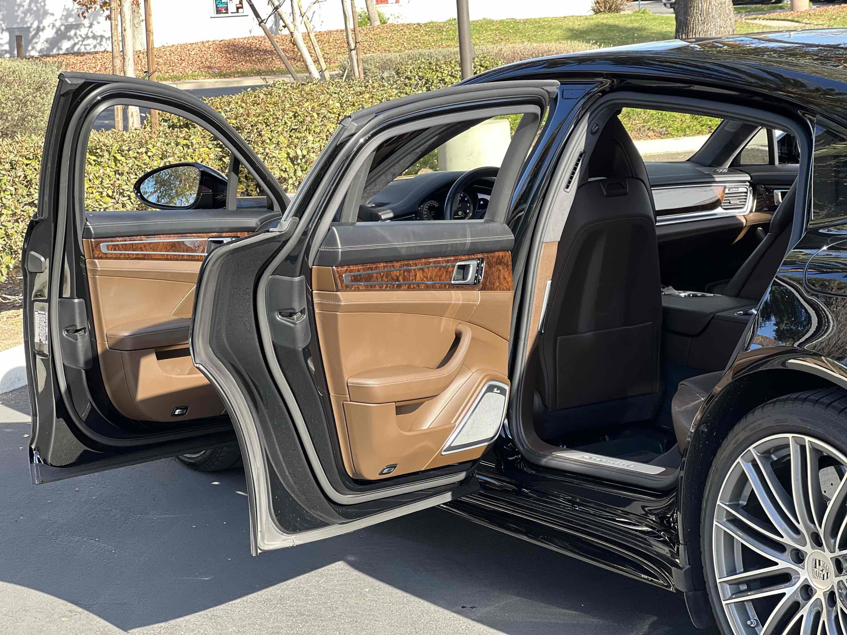 Used 2019 Porsche Panamera Turbo S Executive image 30