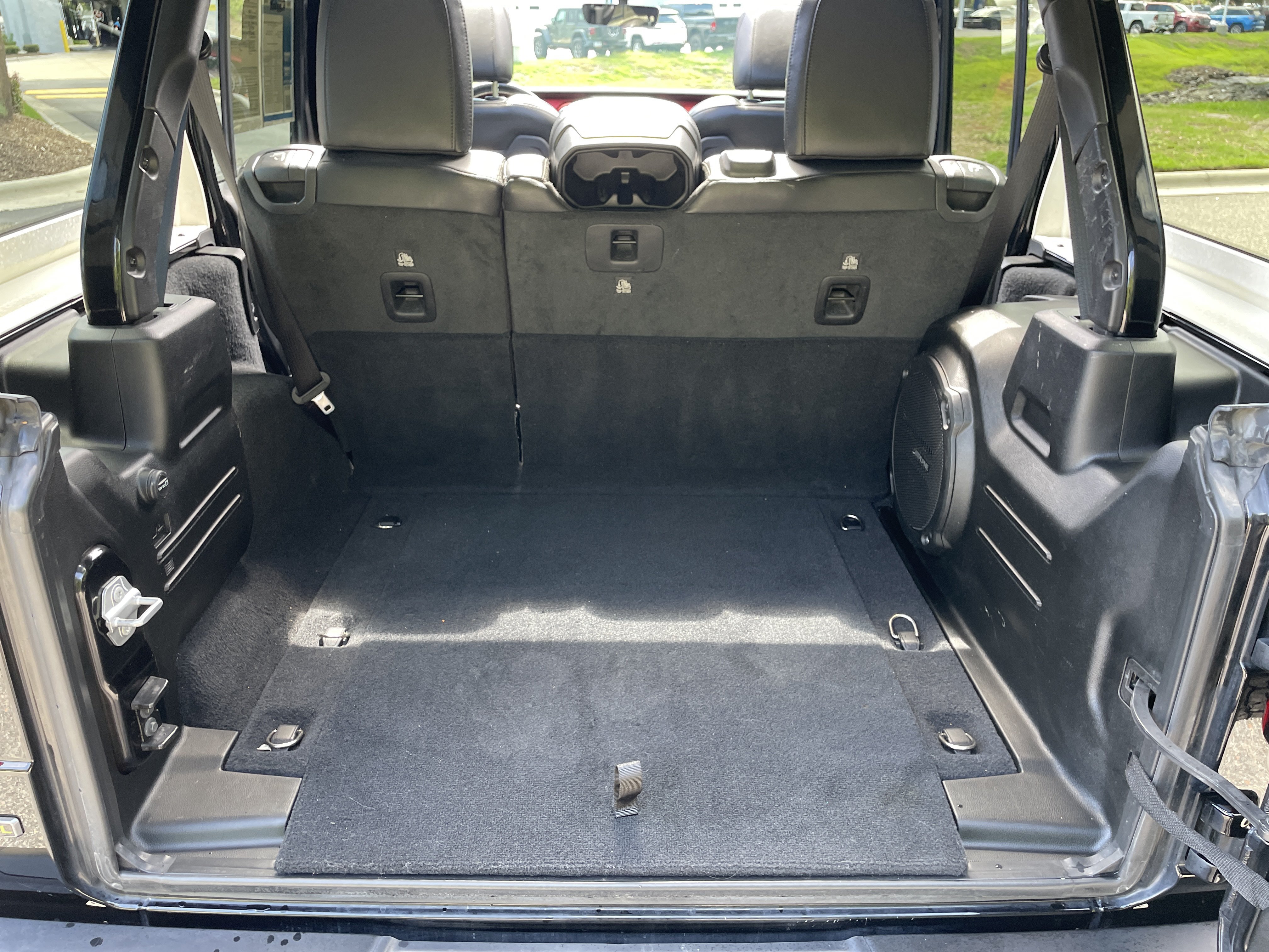 Used 2021 Jeep Wrangler Unlimited Rubicon AWD/4WD image 31
