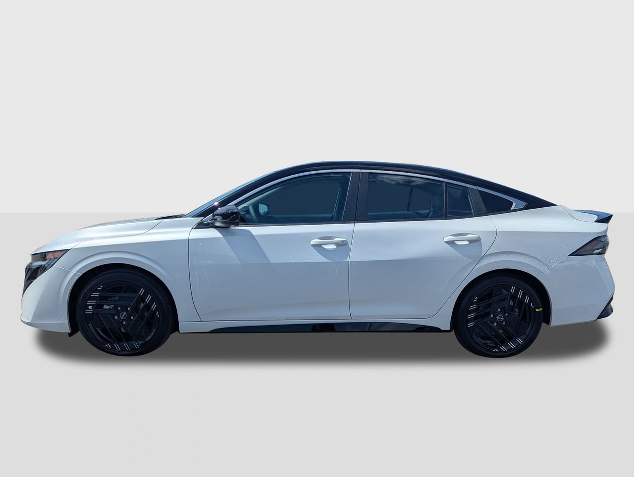 New 2027 Nissan Sentra SR FWD image 2
