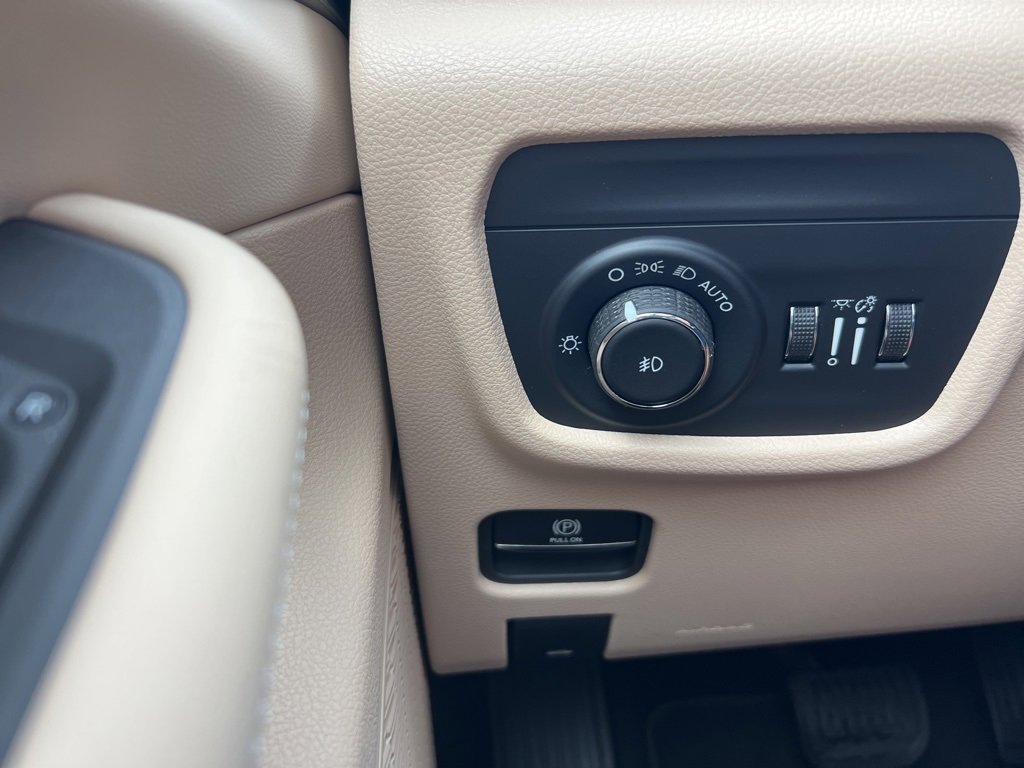 New 2025 Jeep Grand Cherokee L Limited image 22