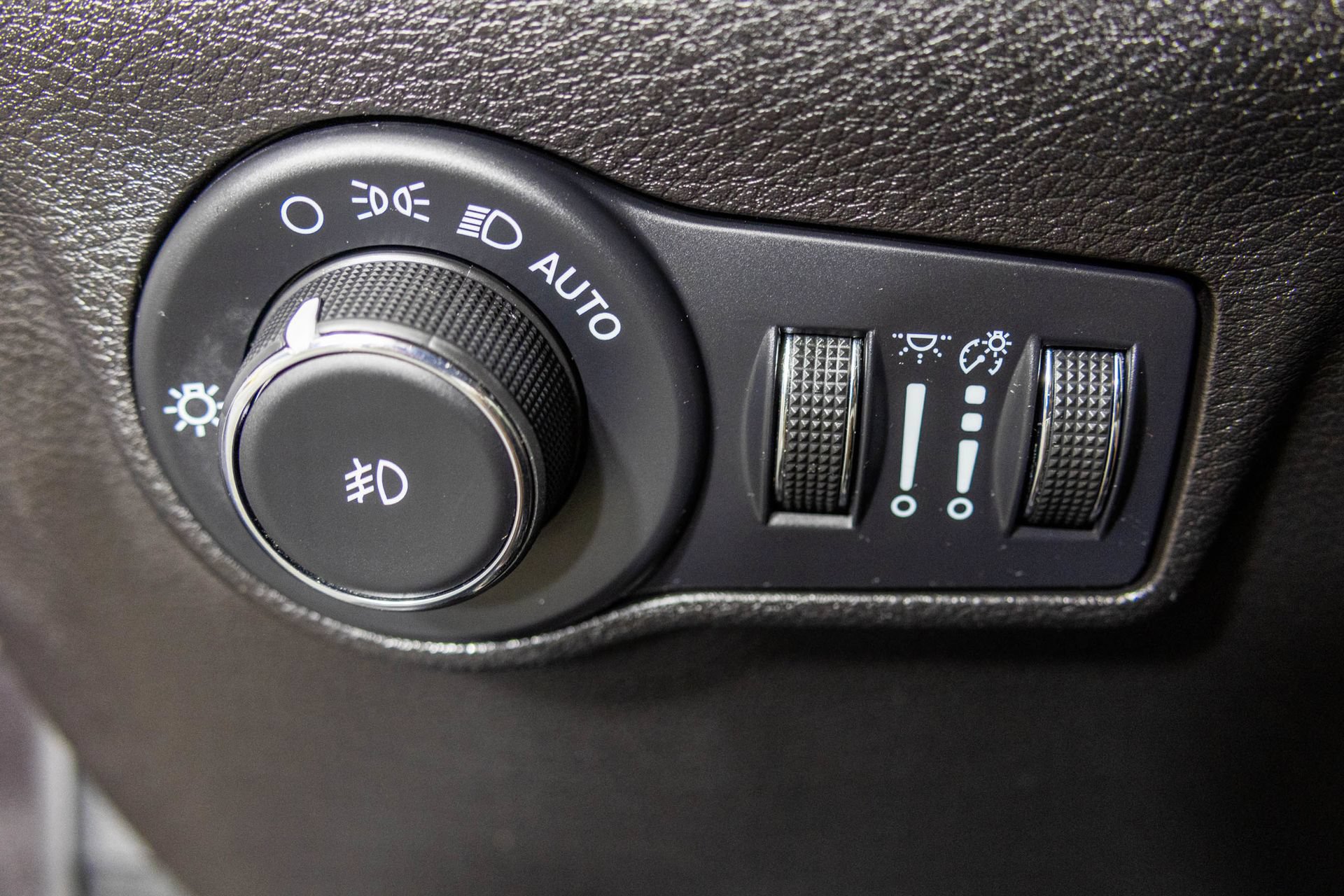 Used 2023 Jeep Compass Limited AWD/4WD image 34