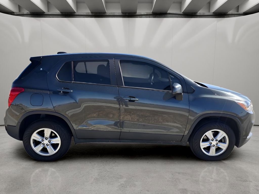 Used 2020 Chevrolet Trax LS w/ Tint and Cruise Package AWD/4WD image 6