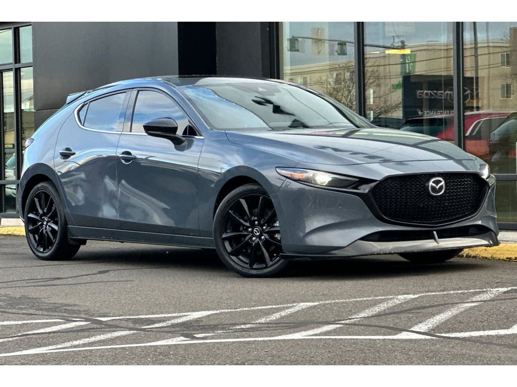 Used 2021 MAZDA MAZDA3 Hatchback w/Premium Plus Pkg image 2