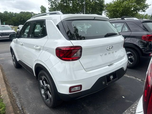 Used 2025 Hyundai Venue SEL FWD image 8