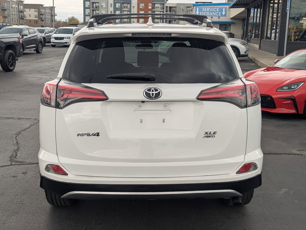 Used 2018 Toyota RAV4 XLE image 6