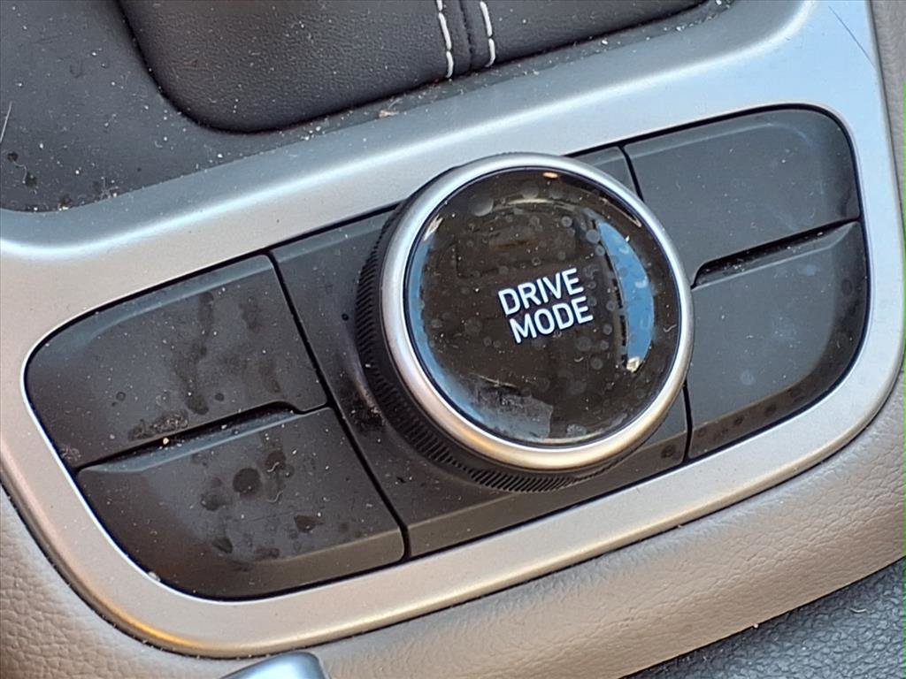 Used 2025 Hyundai Venue SEL image 9