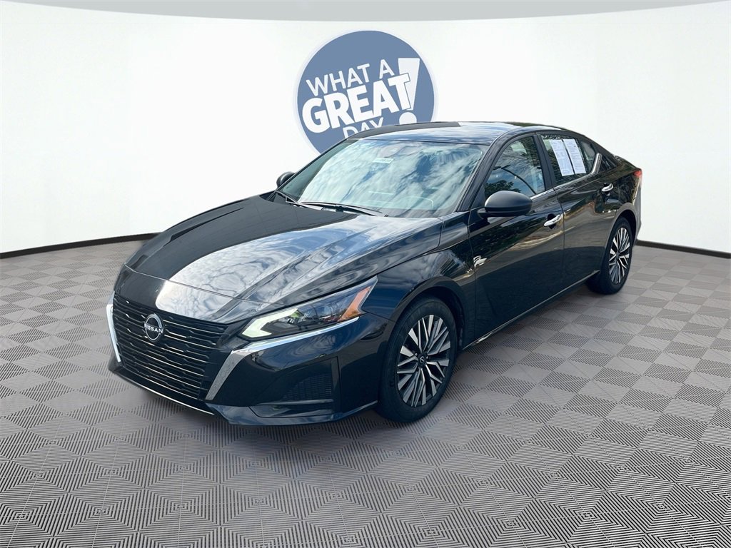 Certified 2024 Nissan Altima 2.5 SV image 3