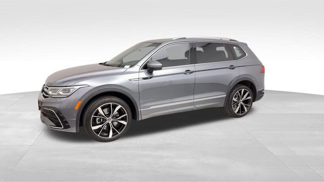 Used 2024 Volkswagen Tiguan SEL R-Line w/ MDO Package, Two-Row image 7