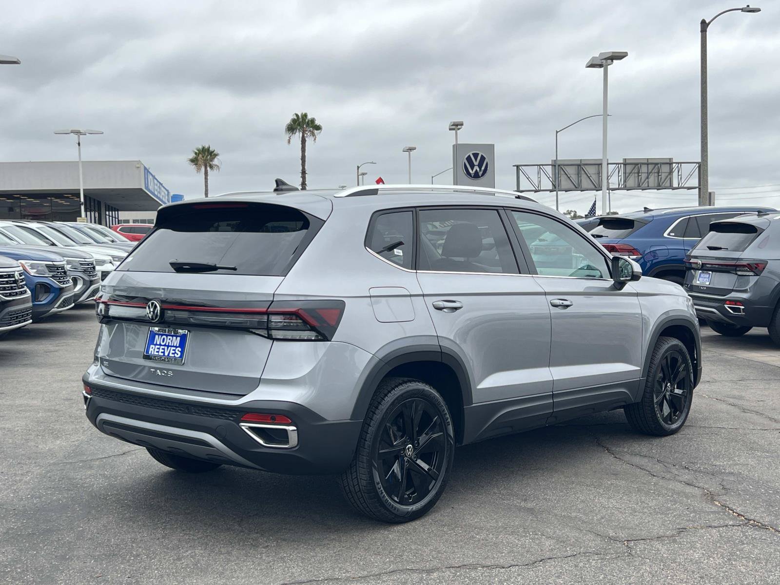 New 2026 Volkswagen Taos SE FWD image 26