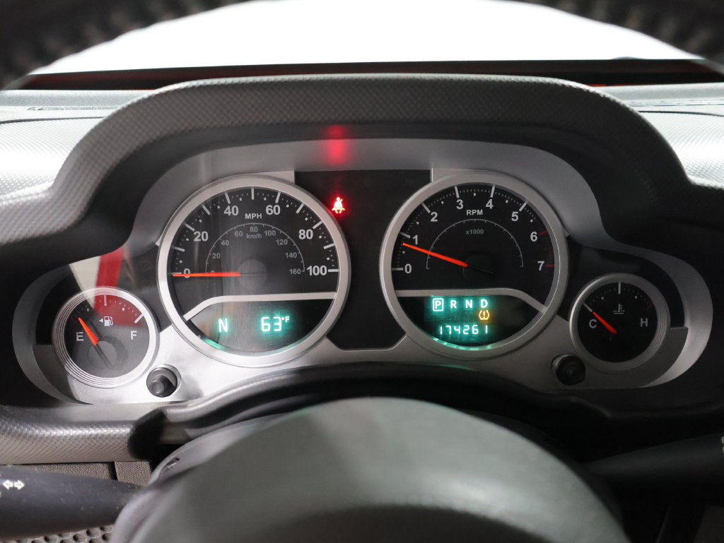 Used 2010 Jeep Wrangler Unlimited Rubicon w/ Dual Top Group AWD/4WD image 30