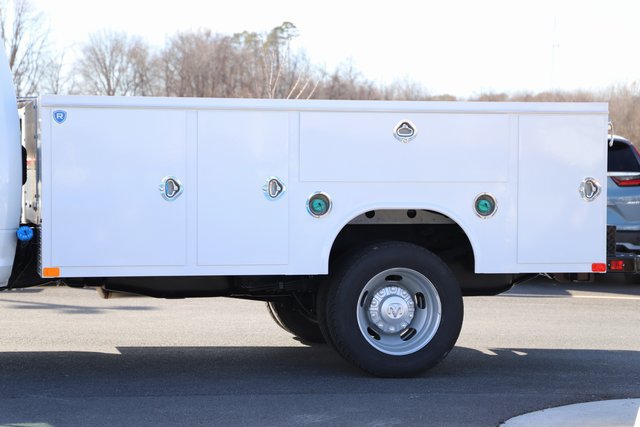 New 2026 RAM 5500 Tradesman w/ Chrome Appearance Group AWD/4WD image 5
