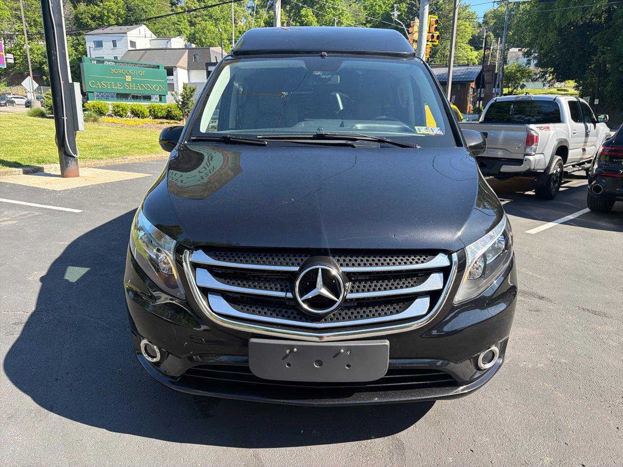 Used 2019 Mercedes-Benz Metris Passenger image 2