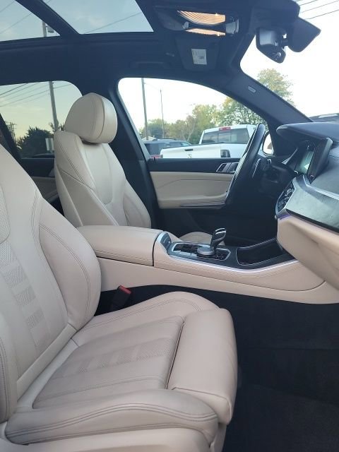 Used 2022 BMW X5 xDrive40i w/ M Sport Package image 19