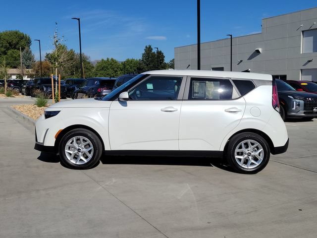 Certified 2025 Kia Soul LX w/ LX Technology Package FWD image 2