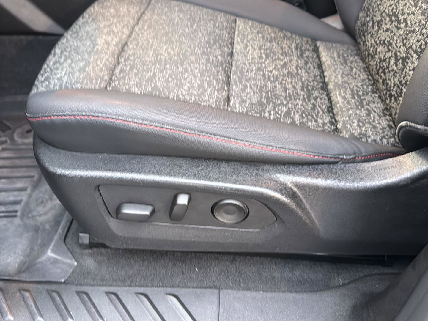 Used 2023 Chevrolet Colorado Z71 w/ Z71 Convenience Package 2 image 29