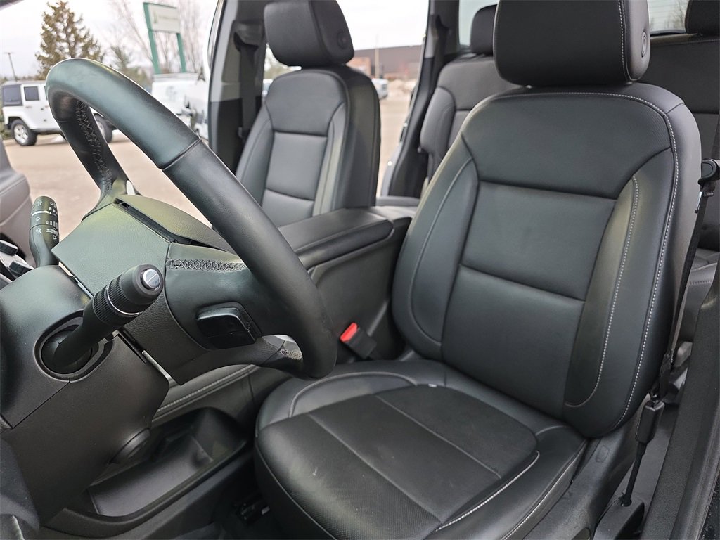 Certified 2023 GMC Acadia SLT w/ Preferred Package image 16