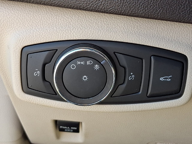 Used 2018 Lincoln MKC Select w/ Select Plus Package FWD image 24