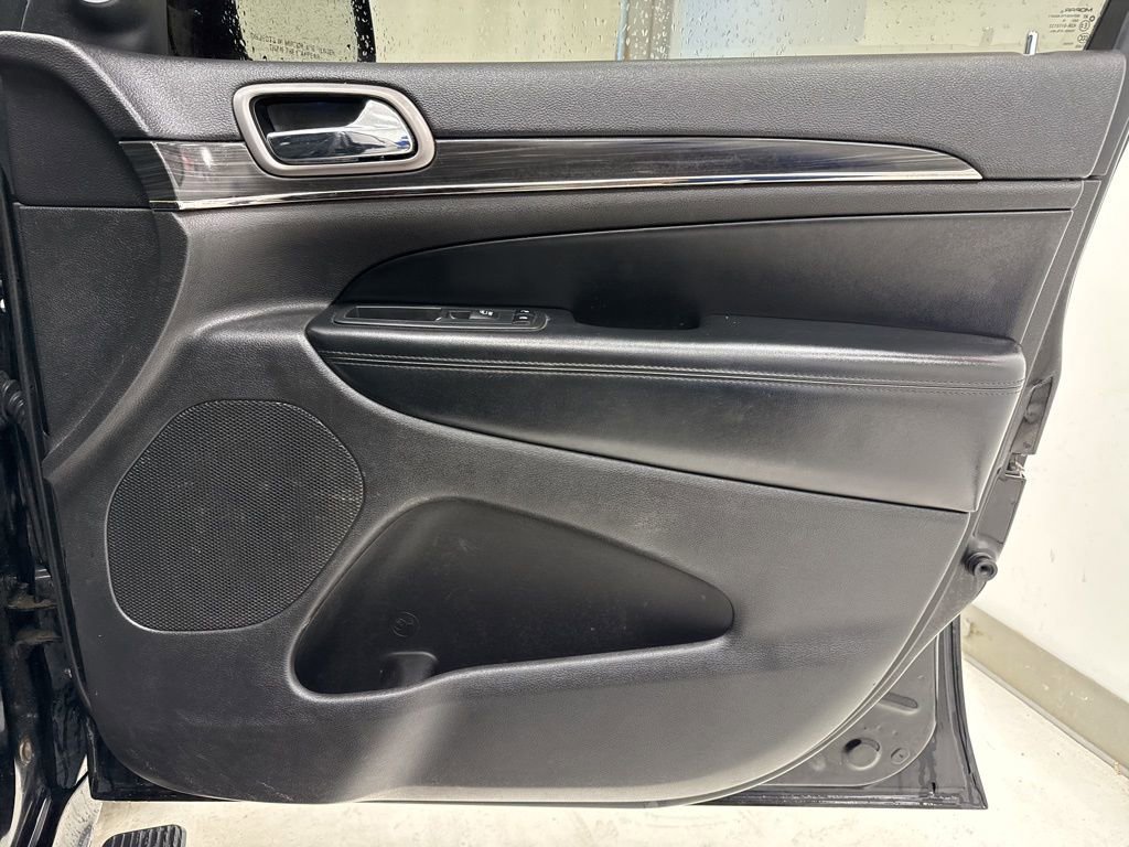 Used 2019 Jeep Grand Cherokee Limited AWD/4WD image 8