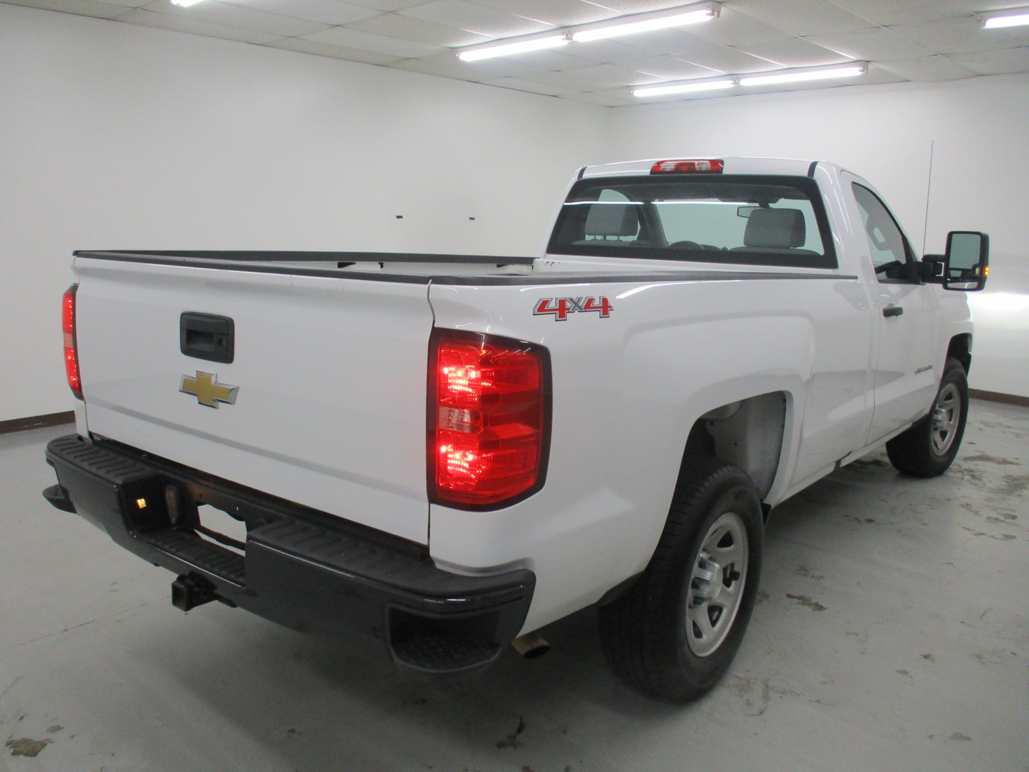 Used 2016 Chevrolet Silverado 1500 W/T w/ WT Fleet Convenience Package AWD/4WD image 11