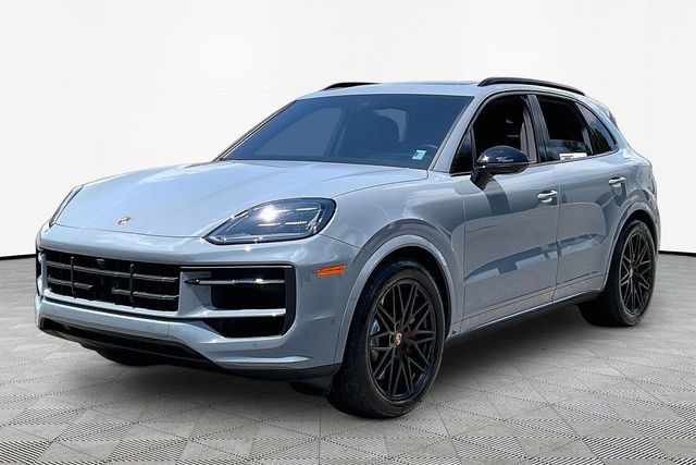 Used 2026 Porsche Cayenne S AWD/4WD image 3