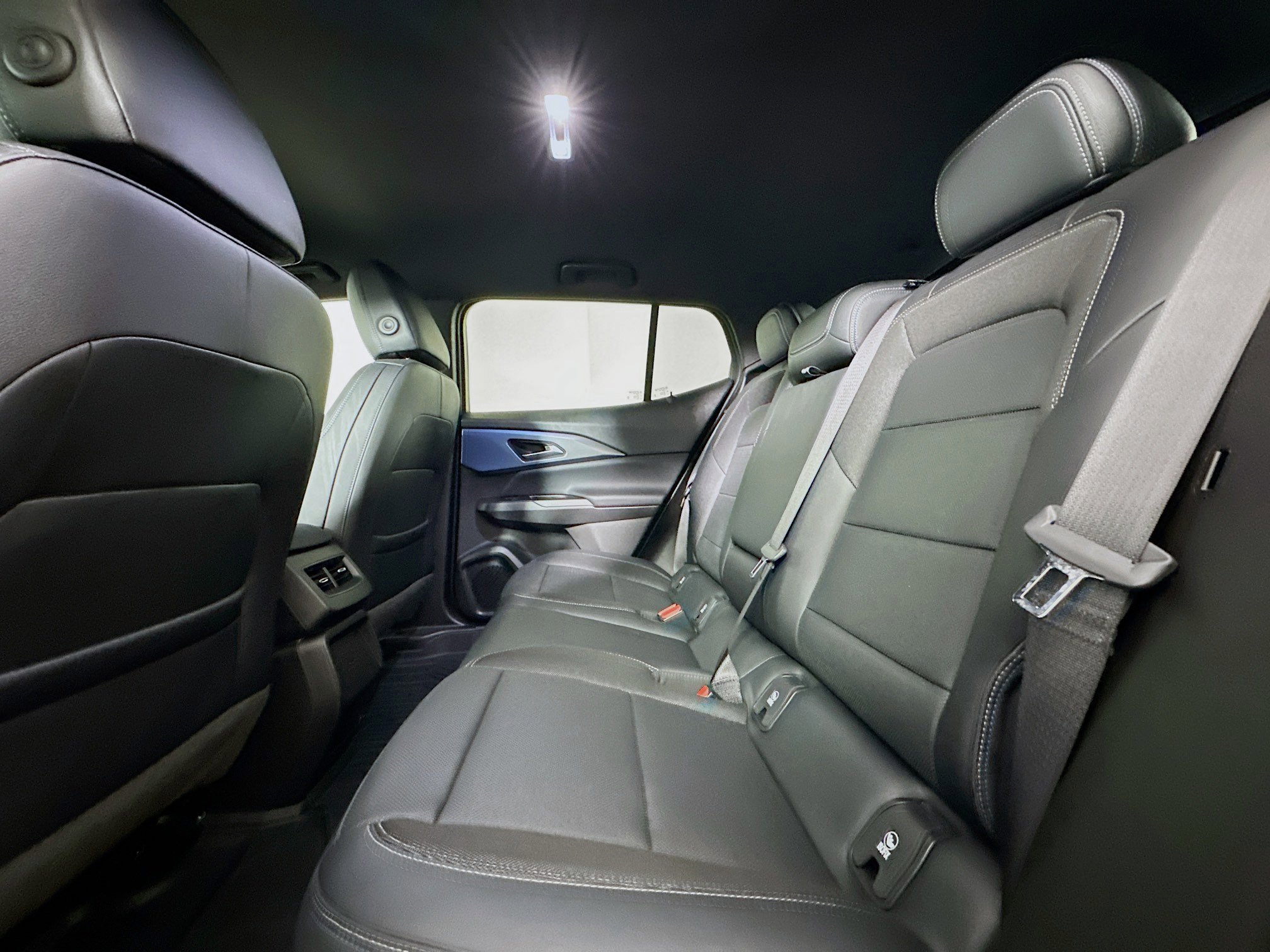 Used 2024 Chevrolet Equinox EV LT image 28