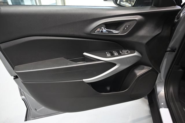 New 2026 Chevrolet Trax RS w/ Sunroof Package FWD image 27
