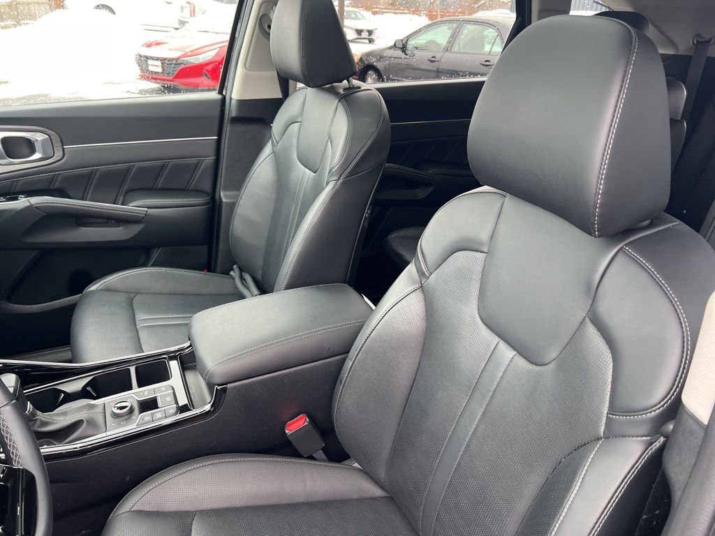Certified 2024 Kia Sorento SX image 5