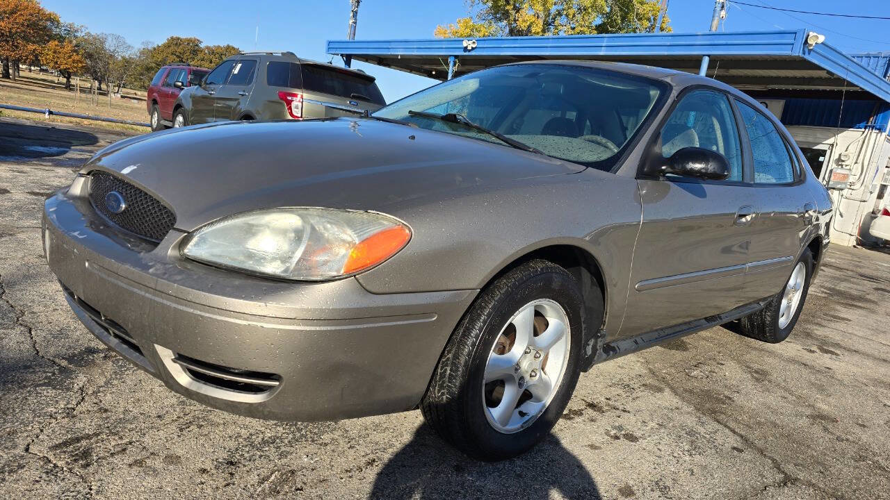 Used 2007 Ford Taurus SE image 1