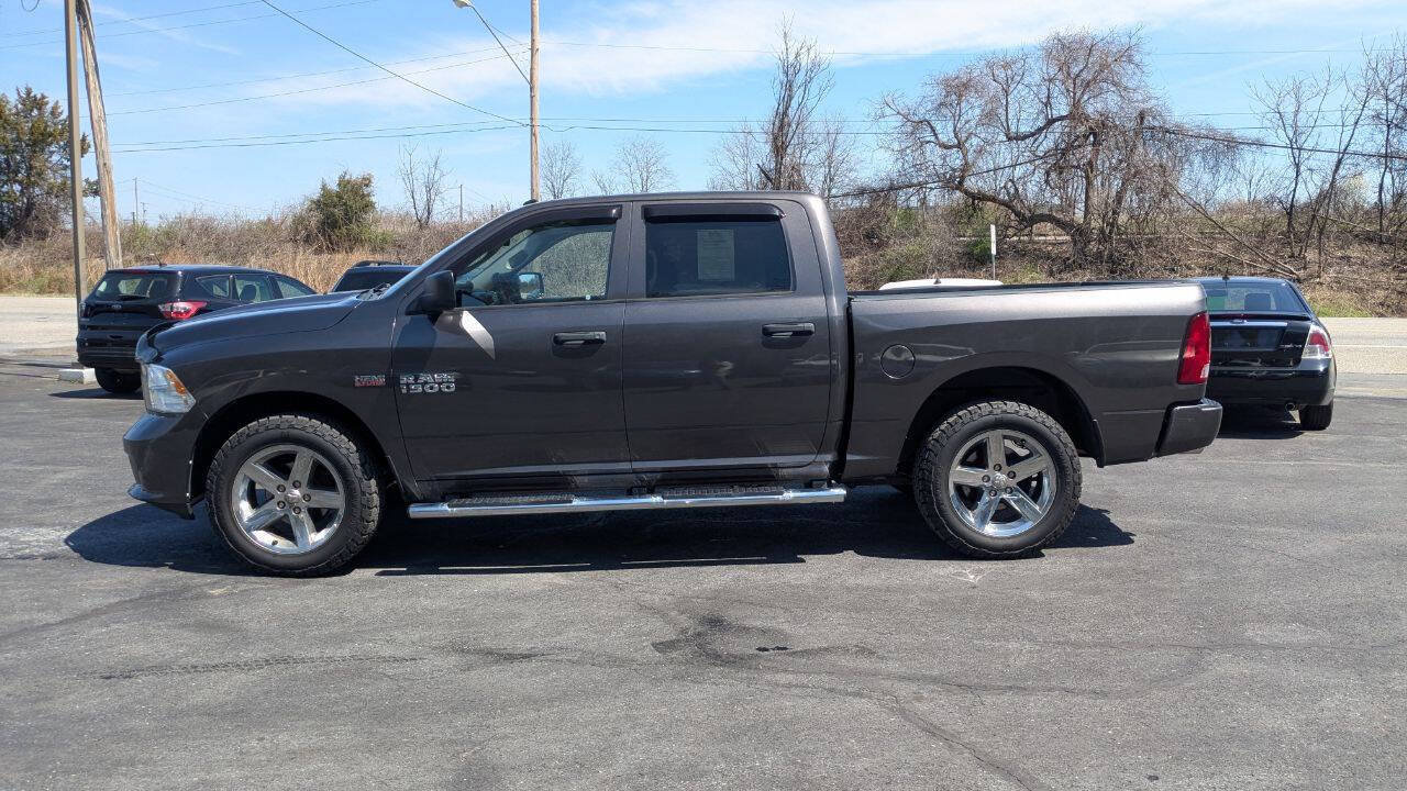 Used 2017 RAM 1500 Express AWD/4WD image 16