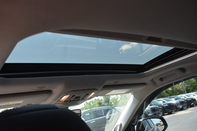 Used 2025 Toyota Highlander Limited FWD image 20