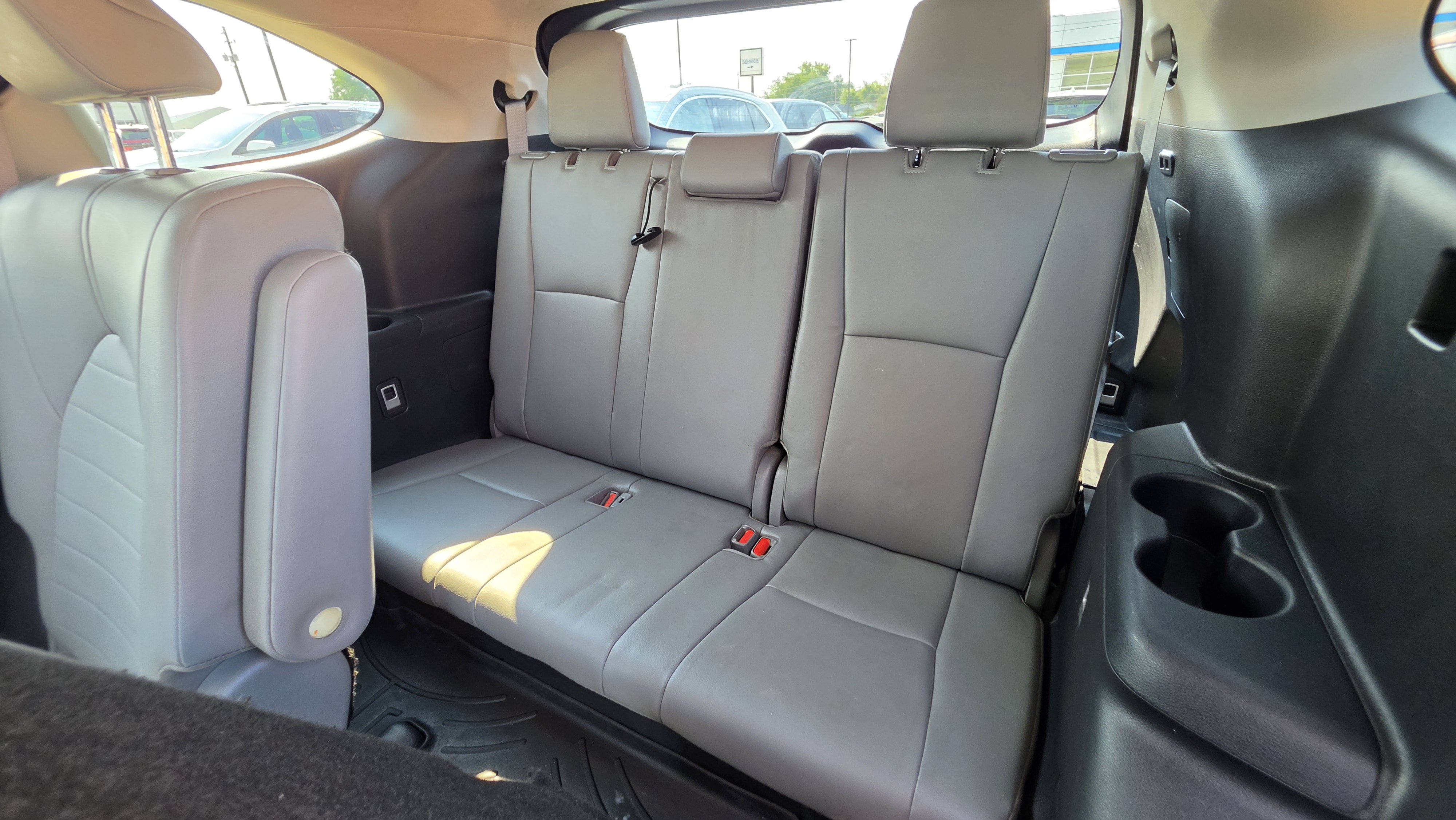 Used 2022 Toyota Highlander XLE AWD/4WD image 21