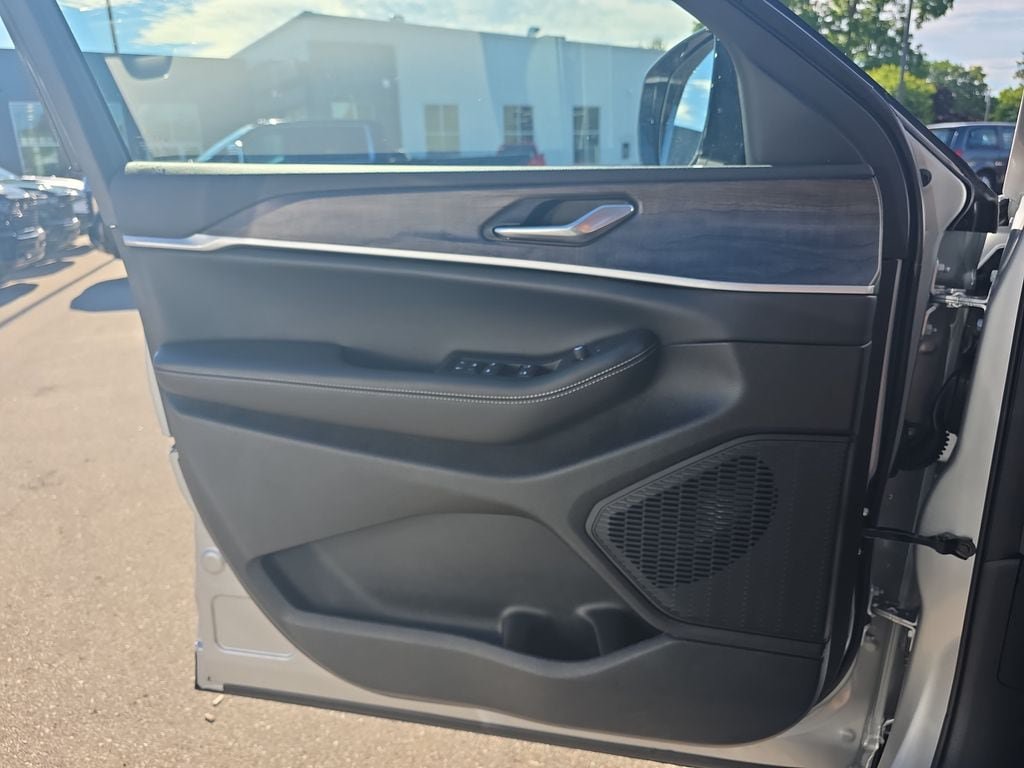 New 2026 Jeep Grand Cherokee L 4WD image 29